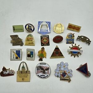 Lot of 21 Missouri Lapel Pins Gateway Arch Gold Silver Tone State Souvenir Metal